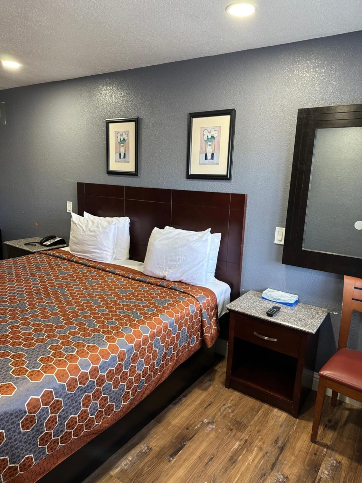 Fireside Inn By The Beach Boardwalk & Bowling Санта-Крус Экстерьер фото